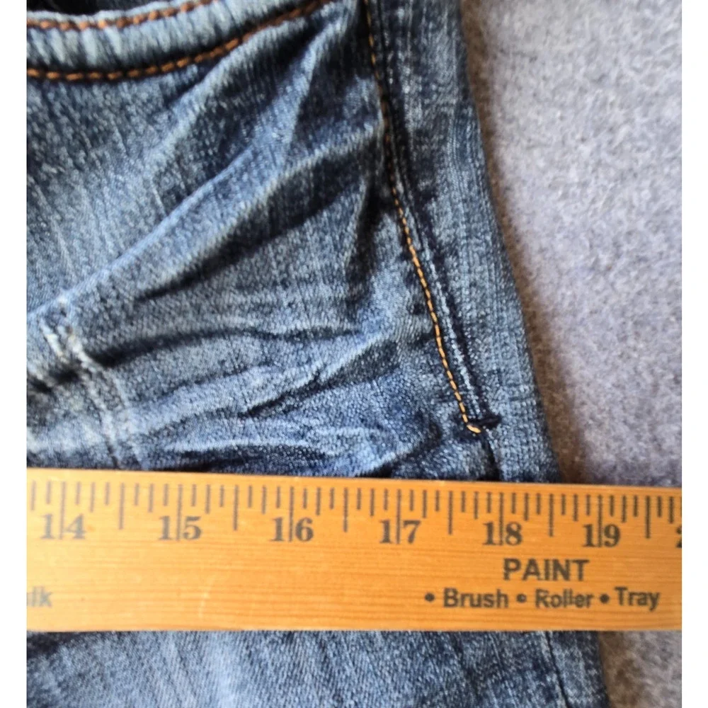 Rue 21 Strait Leg Low Rise Women's Jeans Distressed Med Wash Size 5/6 (30